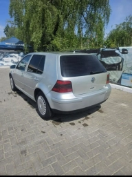 Volkswagen Golf, 2001